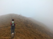 53 in vista della cima...tra la nebbia...